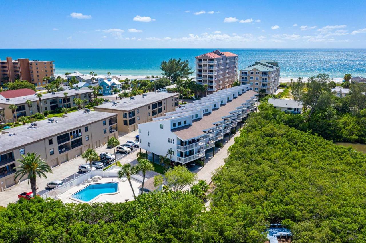 Walk To Beach Condo With Pool In Indian Shores! Clearwater Beach Exteriör bild